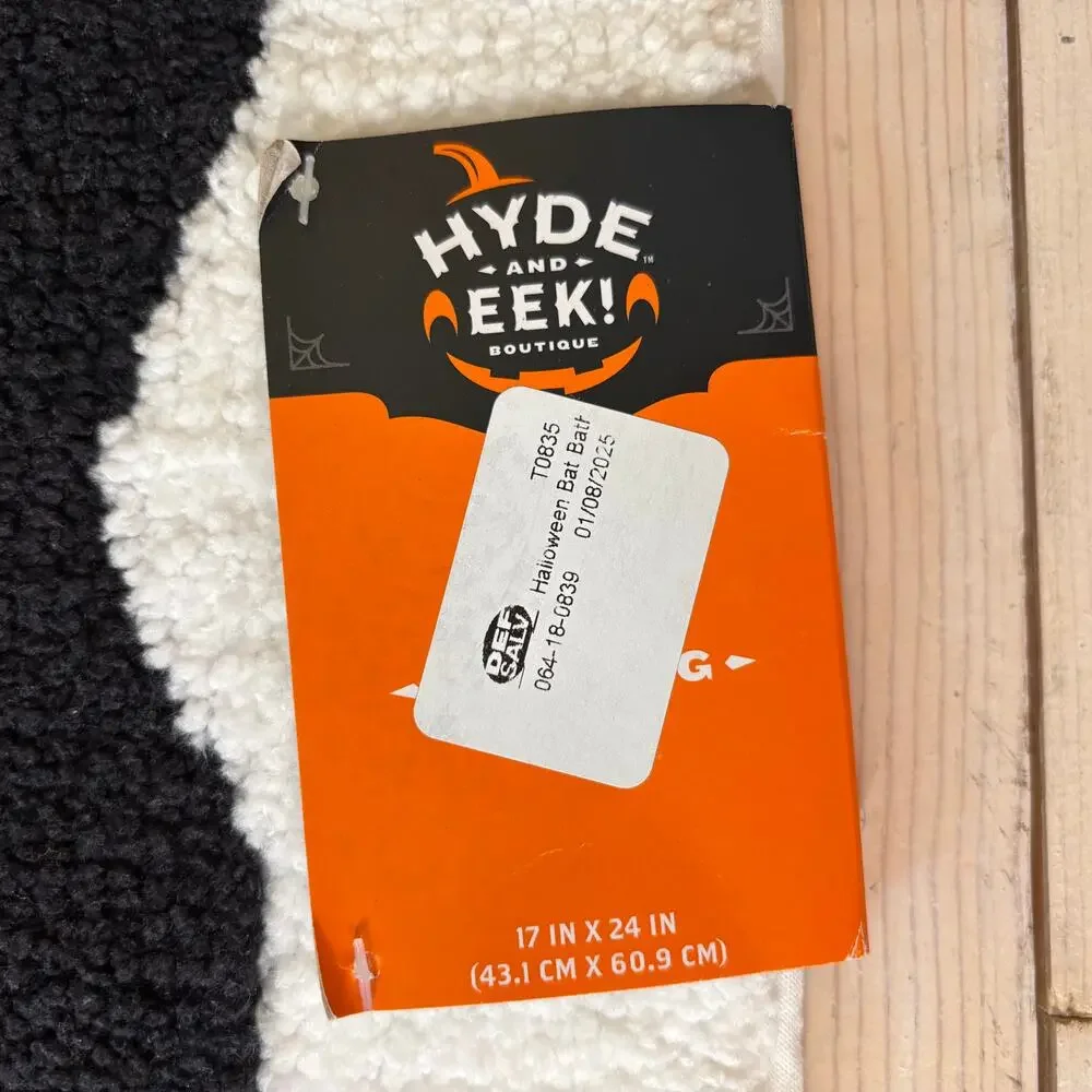 Hyde and Eek NWT Bat Bath Rug 17x24 Black White